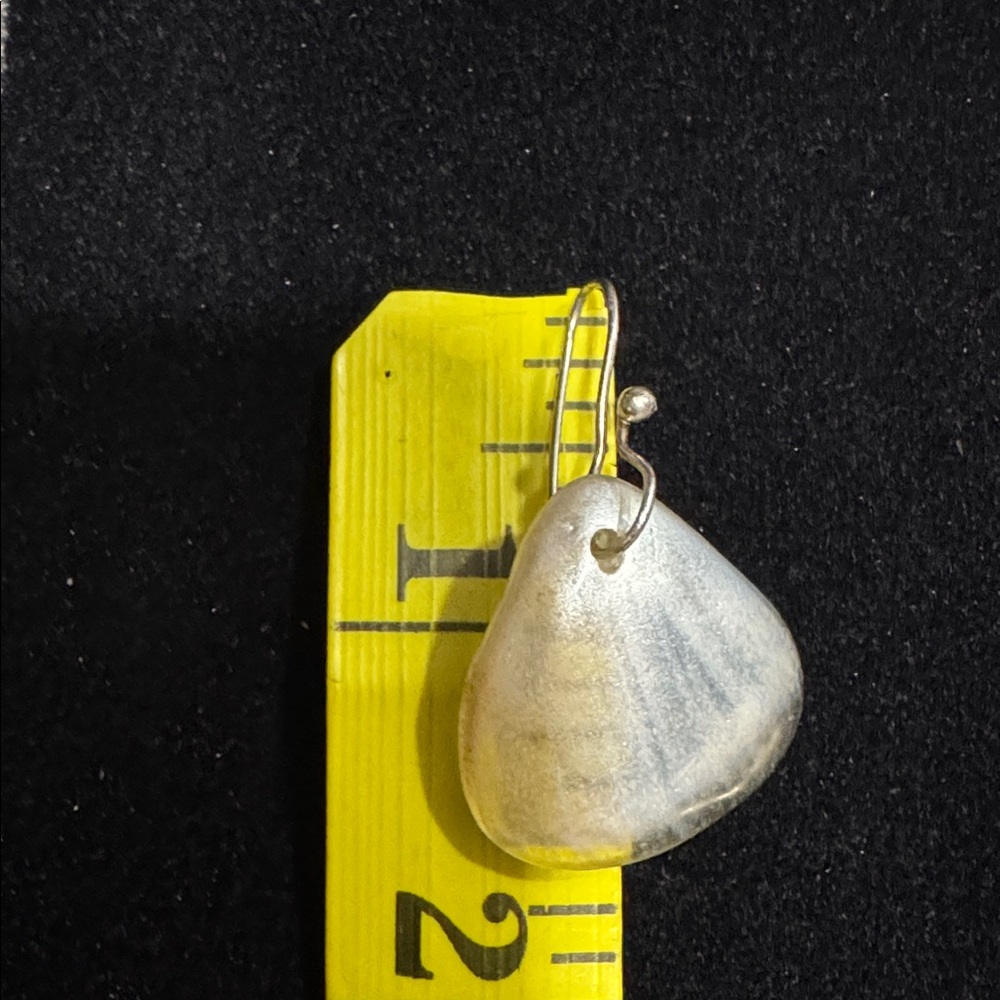 Elegant Silver tone shell teardrop Dangle Earrings translucent - Picture 3 of 3